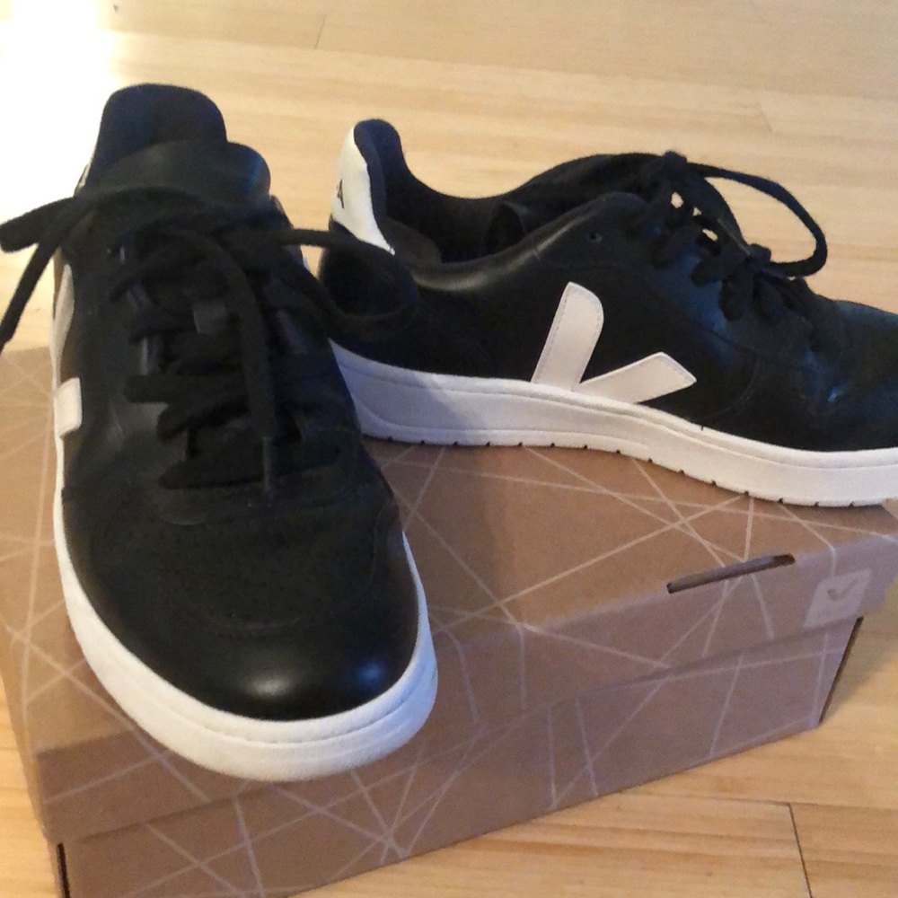 Veja Black v10